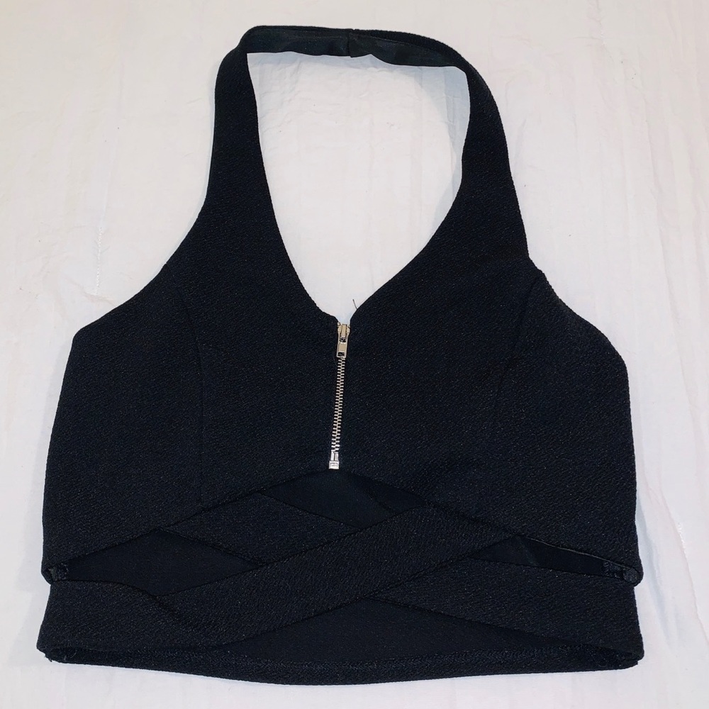 4/$25♦️ CHARLOTTE RUSSE Black Halter Top Crop Top
